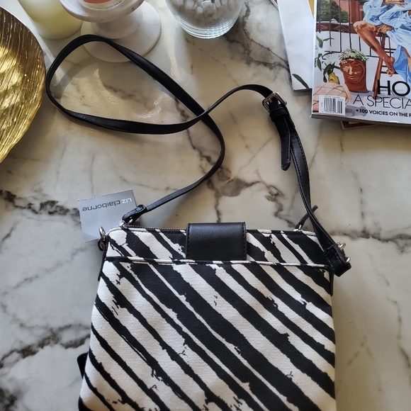 Zebra Print Liz Claiborne crossbody - Picture 4 of 5